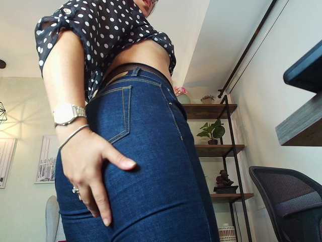 Victoria-Collins's BongaCams show and profile