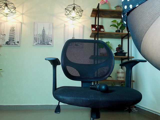 Victoria-Collins's BongaCams show and profile