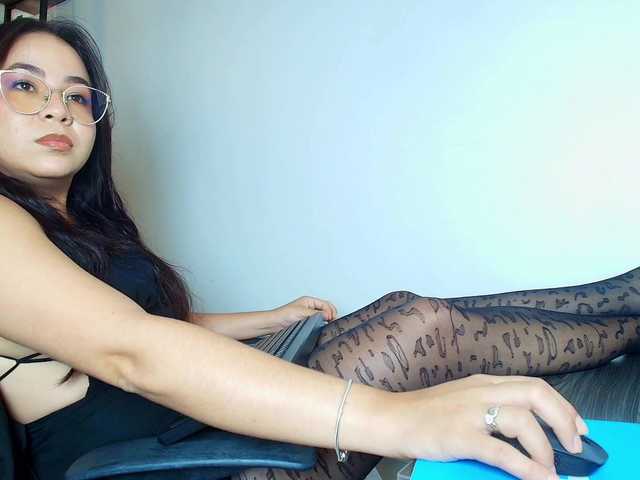 Victoria-Collins's BongaCams show and profile