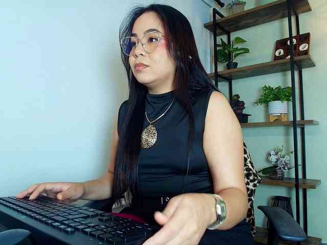 Victoria-Collins Victoria-Collins