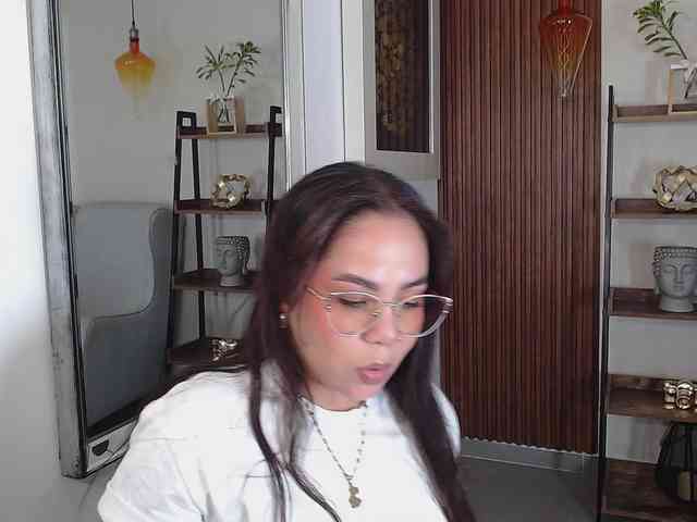 Victoria-Collins Victoria-Collins