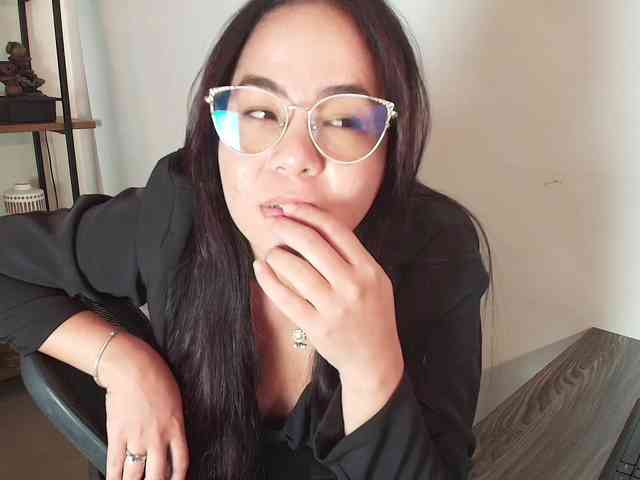 Victoria-Collins Live Webcam on BongaCams