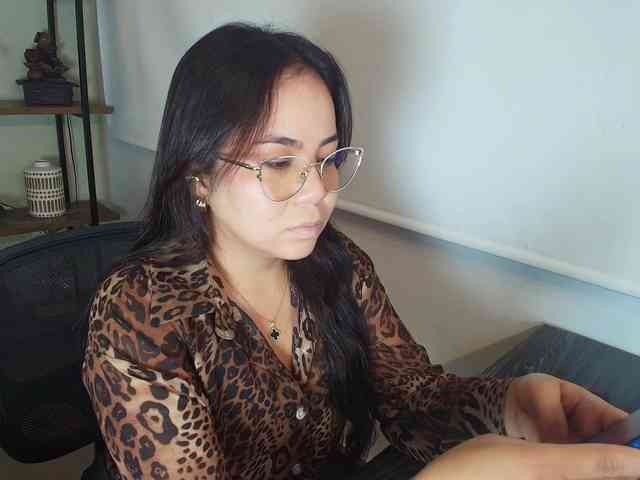 Victoria-Collins Victoria-Collins