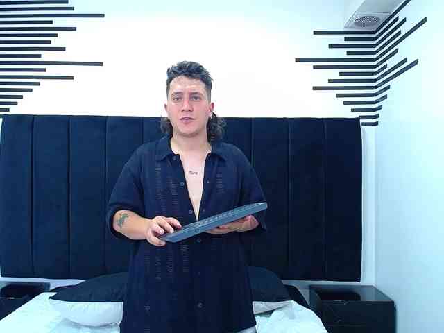littlescott Live Webcam on BongaCams