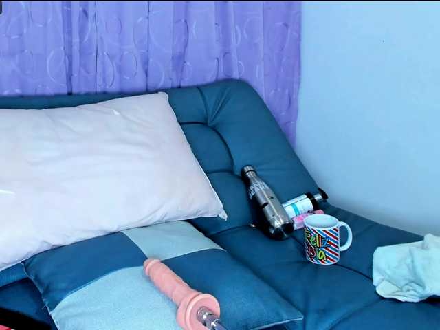 Dani-pety's BongaCams show and profile