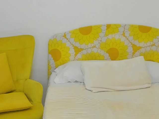 BritishPenelope's BongaCams show and profile