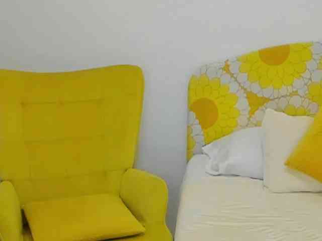 BritishPenelope webcam