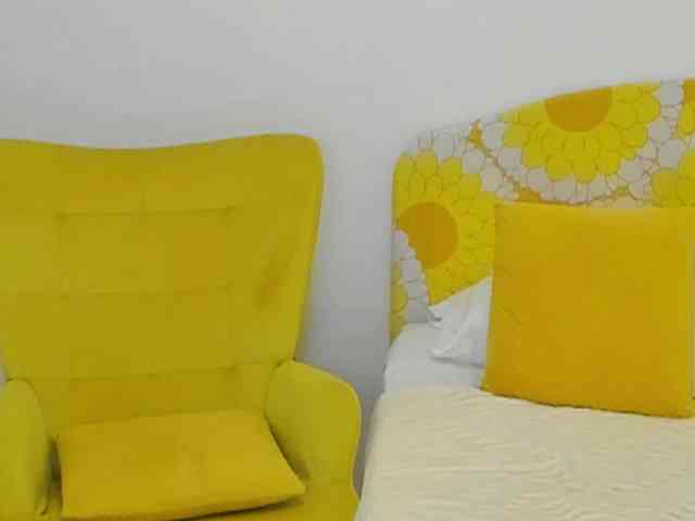 BritishPenelope webcam