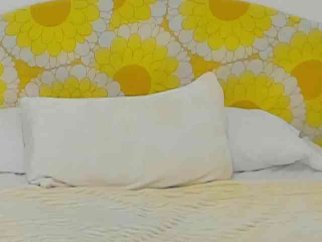 BritishPenelope webcam