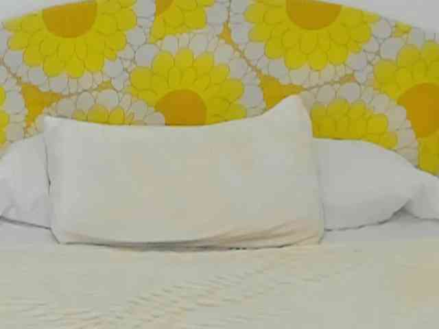 BritishPenelope webcam