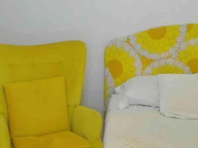 BritishPenelope webcam