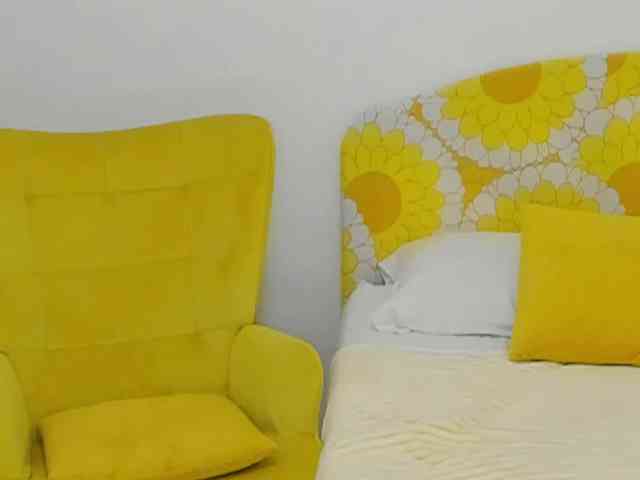 BritishPenelope webcam