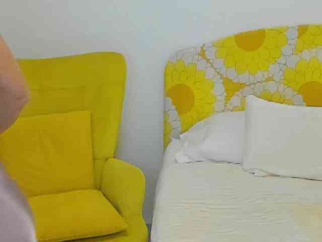 BritishPenelope webcam