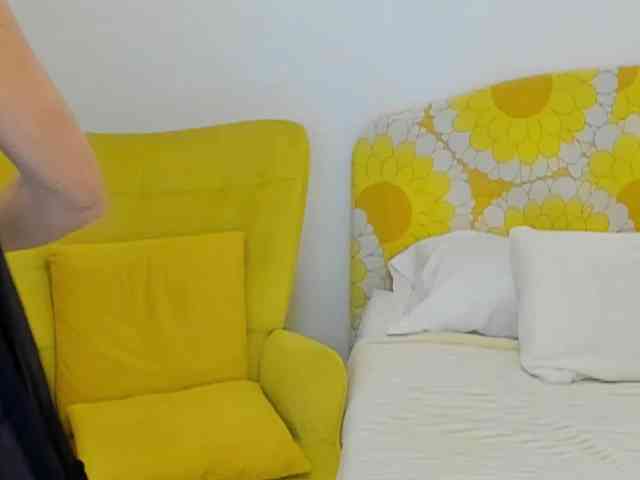 BritishPenelope webcam