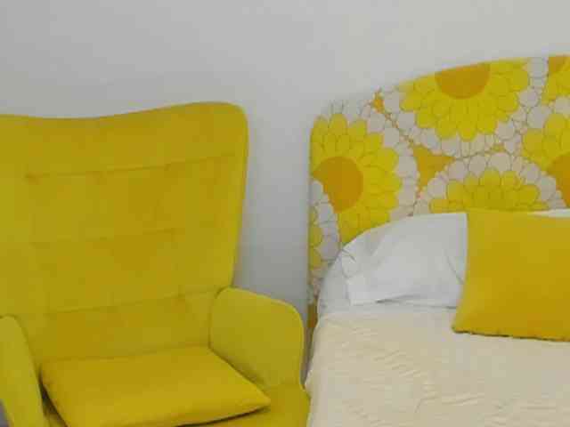 BritishPenelope webcam