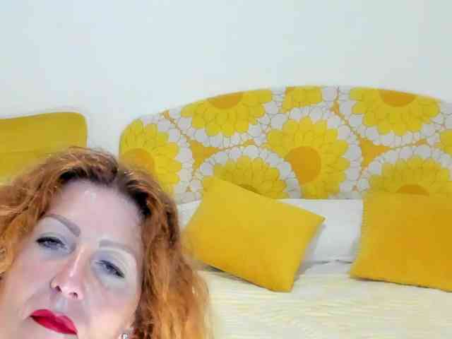 BritishPenelope webcam