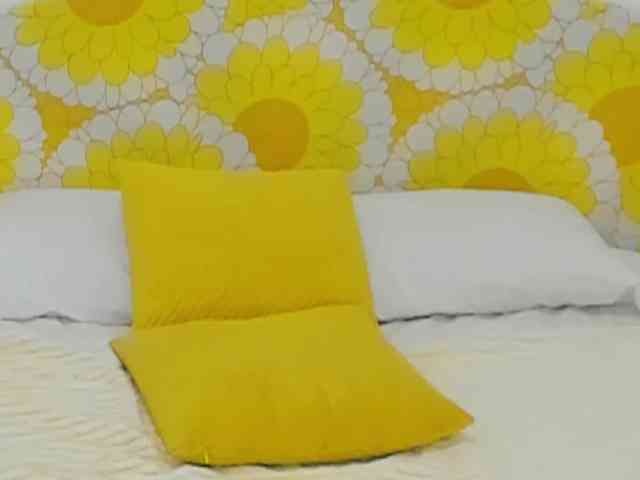 BritishPenelope webcam