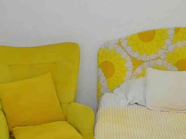 BritishPenelope webcam