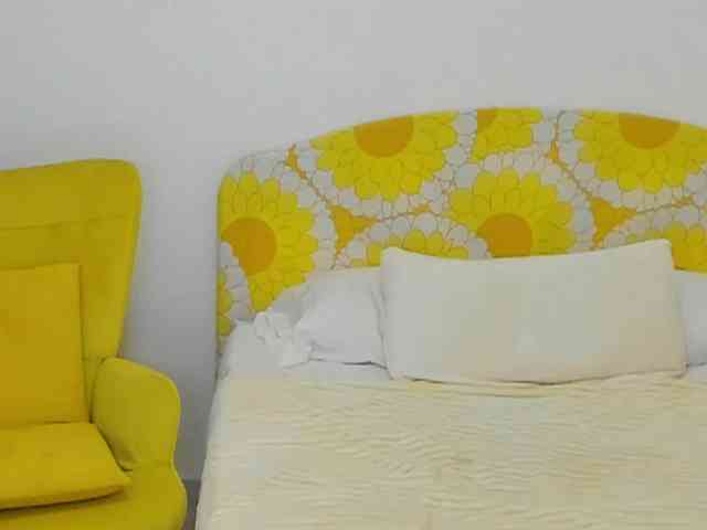 BritishPenelope webcam