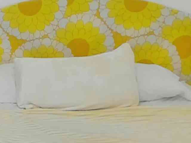 BritishPenelope webcam