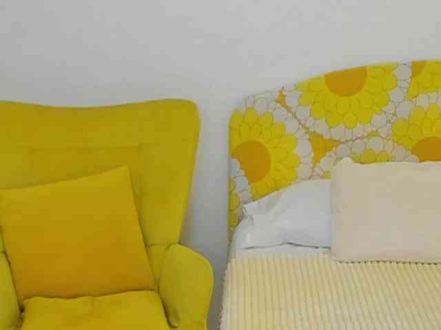 BritishPenelope webcam