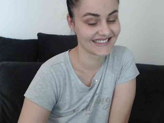 Prettywomen webcam