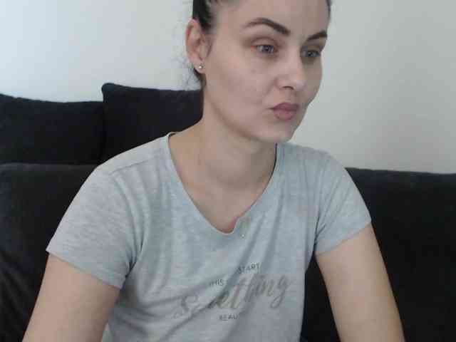 Prettywomen webcam