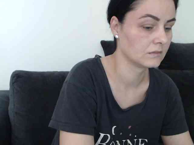 Prettywomen webcam
