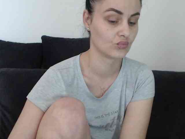 Prettywomen webcam