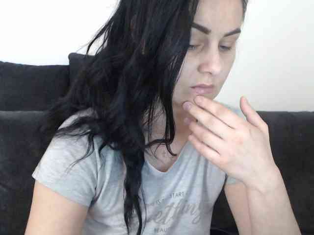 Prettywomen webcam