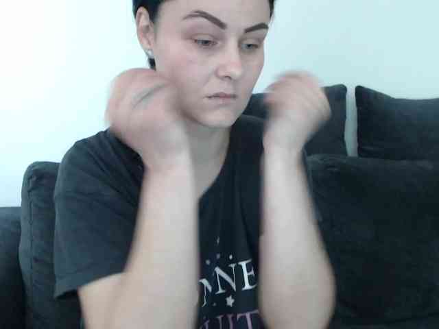 Prettywomen webcam