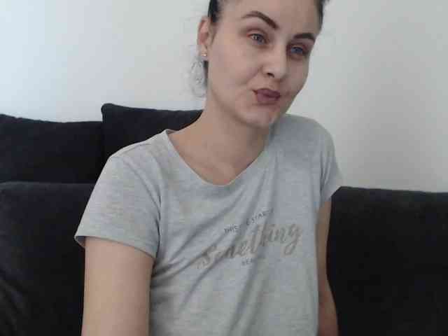 Prettywomen webcam