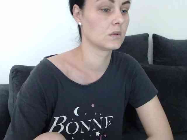 Prettywomen webcam