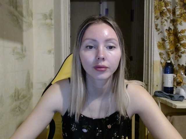AliceSmiles live cam profile