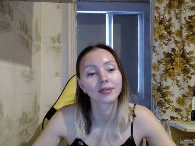 AliceSmiles webcam bongacams model stream image