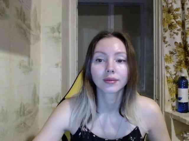 AliceSmiles webcam