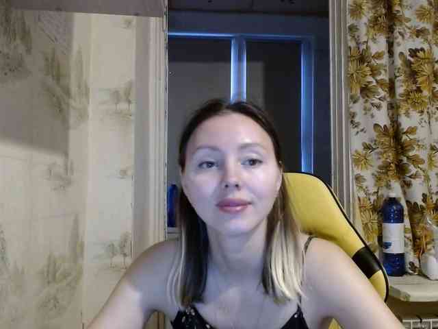 AliceSmiles Live Webcam on BongaCams