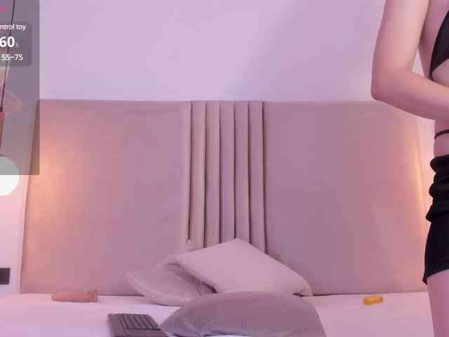 video chatting Lilith-Rose