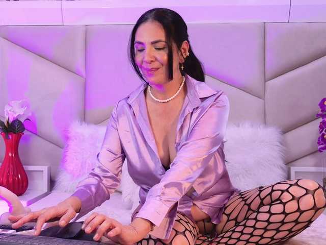 AlizonMoreti's BongaCams show and profile