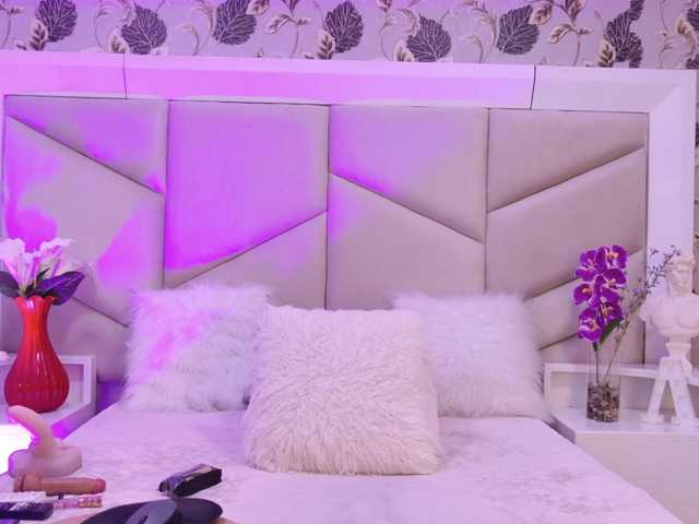 AlizonMoreti's BongaCams show and profile