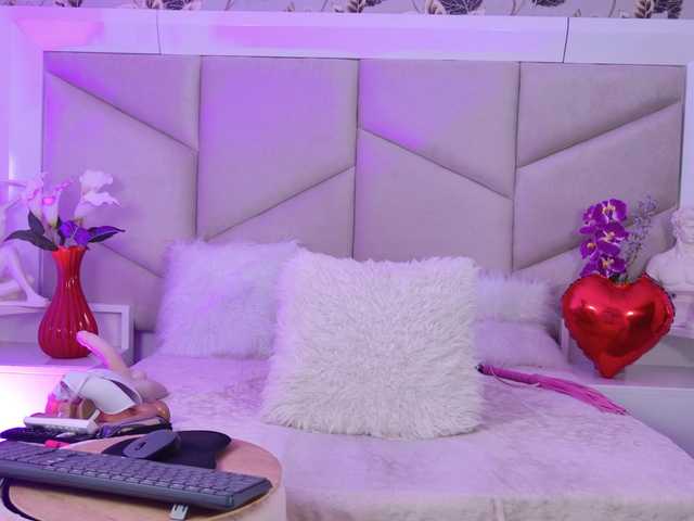 AlizonMoreti's BongaCams show and profile