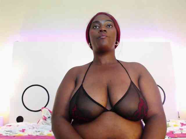 ToriJackes webcam