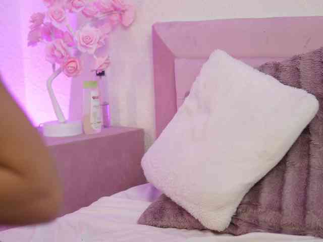 SelinaBella webcam