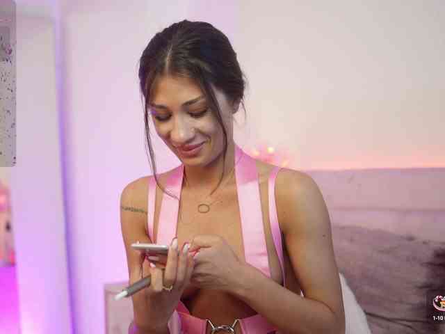 SelinaBella webcam