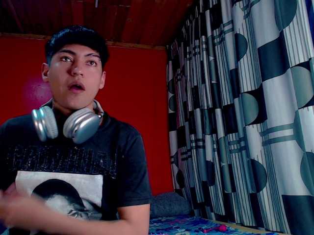 SammiAndSoffi's BongaCams show and profile