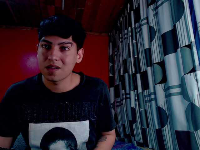 SammiAndSoffi's BongaCams show and profile