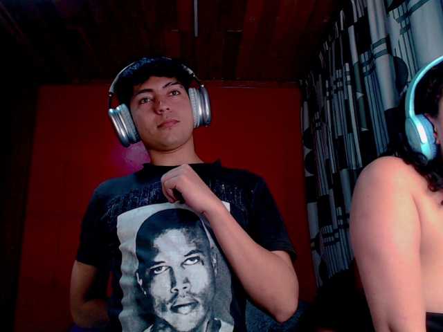 SammiAndSoffi Live Cam on BongaCams