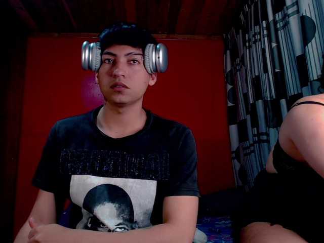 SammiAndSoffi's BongaCams show and profile