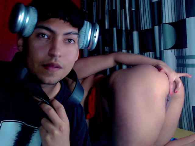 SammiAndSoffi webcam