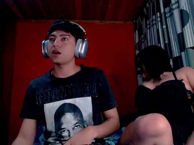 SammiAndSoffi webcam